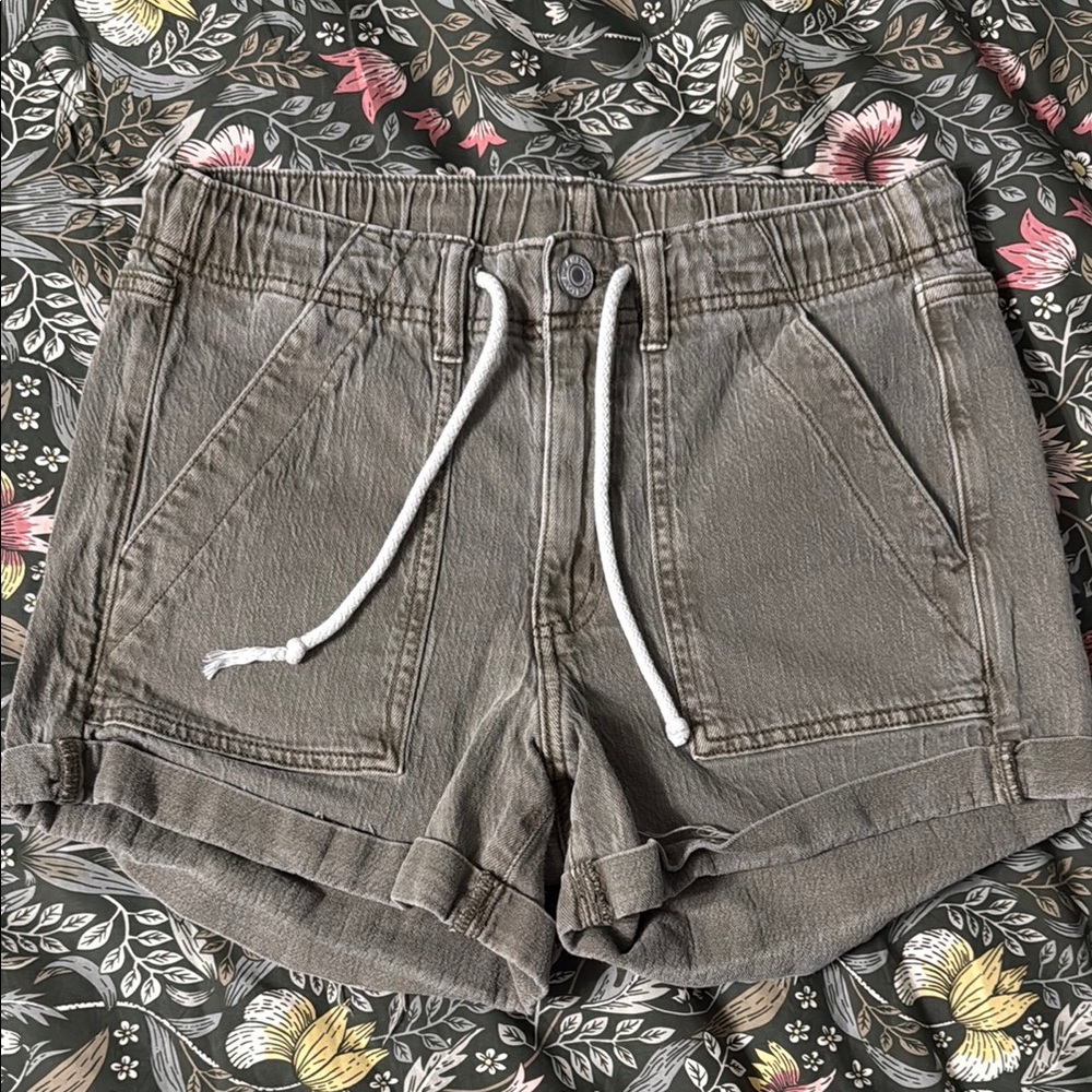 American Eagle Outfitters Green Cargo Shorts Relaxed Fit